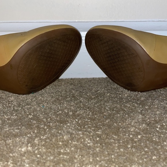 Nude women’s heels - Picture 6 of 6